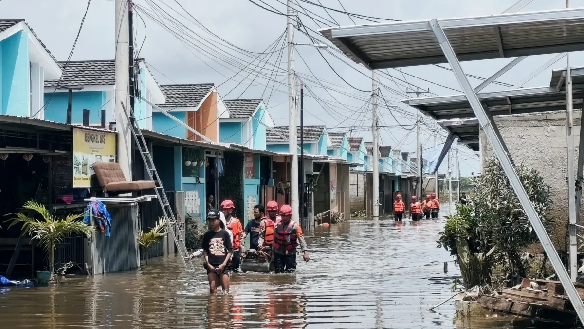 Dekat Sungai, 87 Perumahan di Utara Kabupaten Bekasi Terdampak Banjir dengan Ketinggian Air Mencapai 1,5 Meter Puluhan Perumahan Terdampak Banjir.