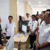Bupati Karawang Aep Sayepuloh dan Plt Kepala Disdukcapil M. Syaefullah
