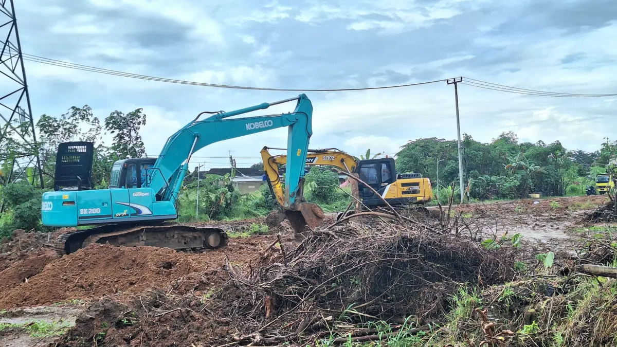 Pengupasan Tanah Tanpa Izin.