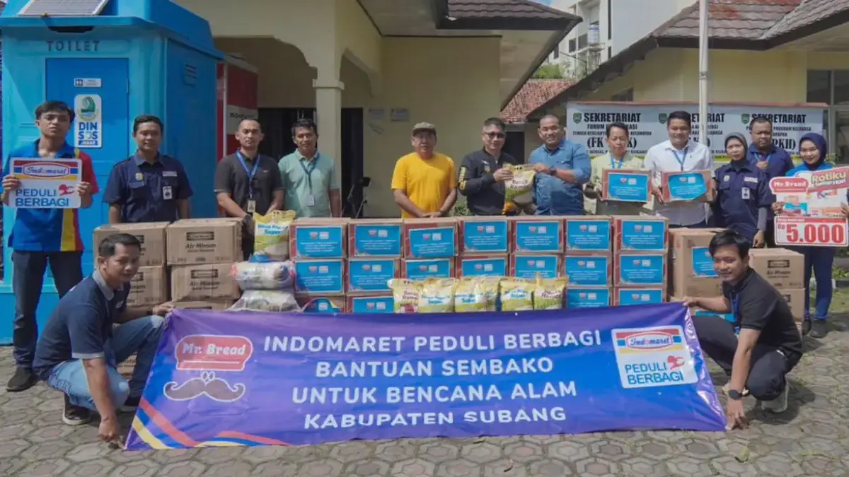 Bantuan Sembako untuk Warga Terdampak Banjir di Subang.