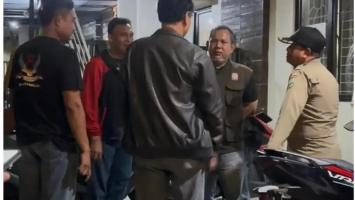 Satpol PP Karawang melakukan pengawasan Rukos Columbus Galuh Mas