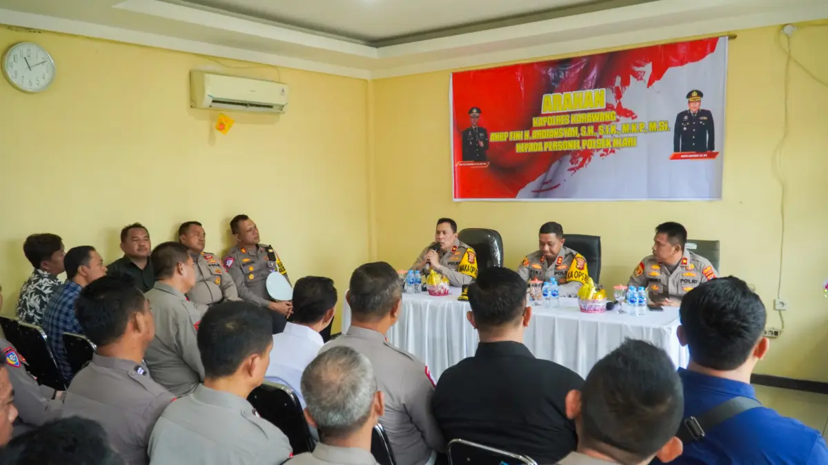 Kapolres Karawang Tekankan Pemahaman KUHP dan KUHAP Baru Saat Kunjungan ke Polsek Klari