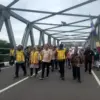 Bupati Karawang Aep Syaepuloh beserta jajaran saat peresmian Jembatan Curug