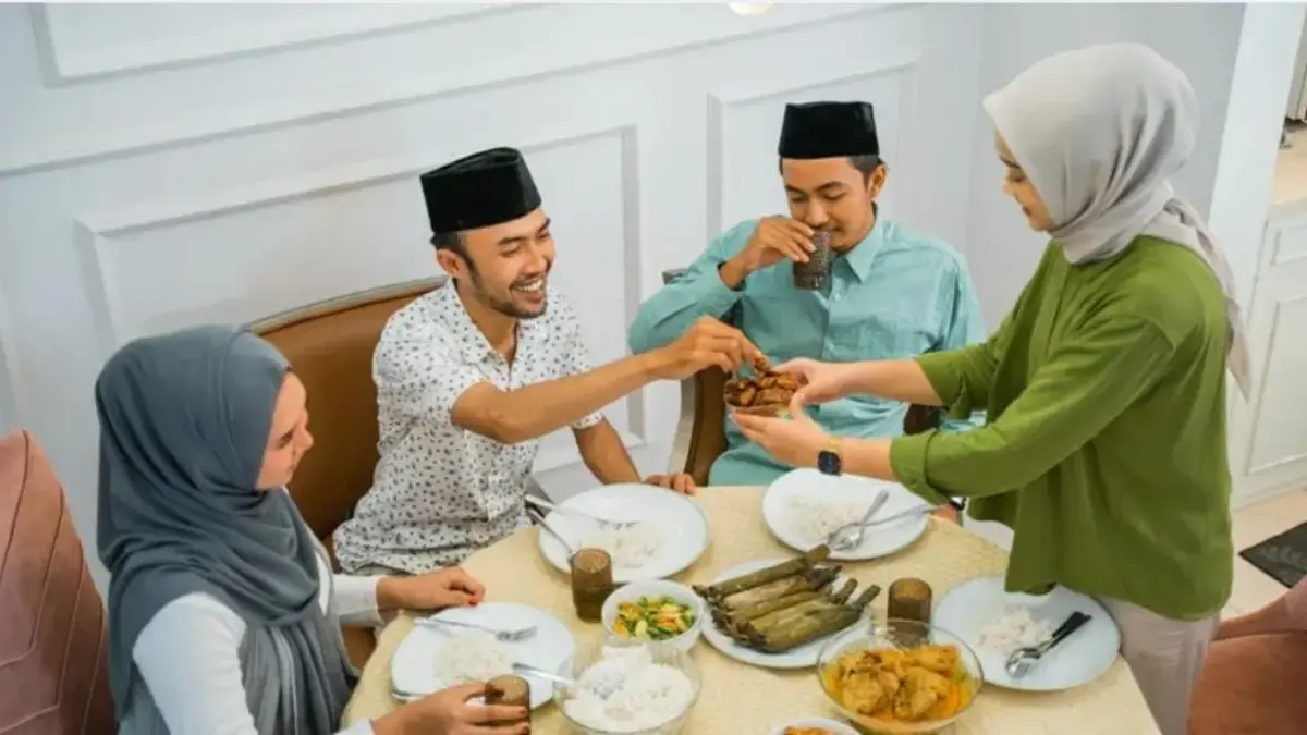 Ramadan Bukan Ajang Pamer: Fenomena Buka Bersama Yang Kehilangan Makna Tolak Buka Bersama agar tetap waras