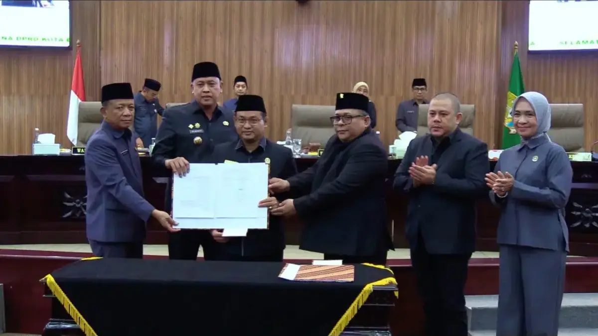 Ketua DPRD Kota Bekasi dan Wali Kota Bekasi beserta Jajaran