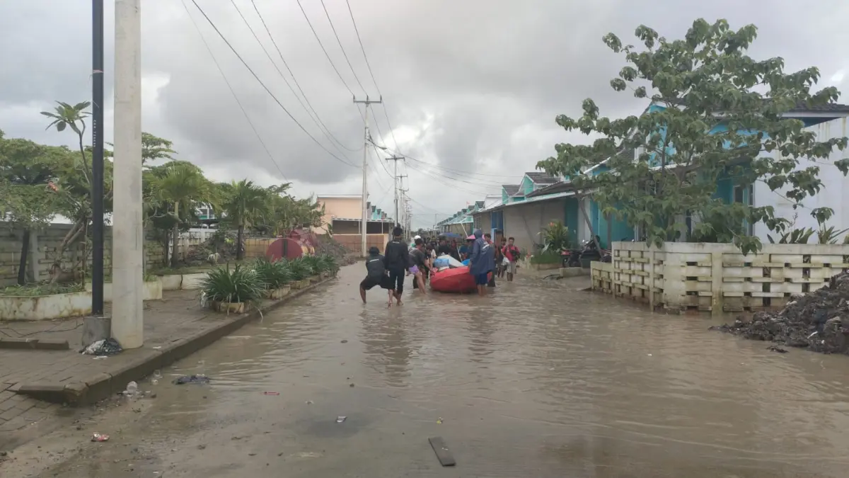 Ratusan warga Perumahan Nebraska Terrace di Desa Sukamekar terdampak Banjir