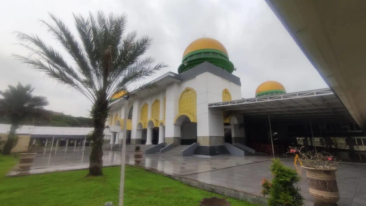 Masjid Nurul Hikmah : Saksi Pindahnya Pusat Pemerintahan Kabupaten Bekasi kawasan perkantoran kompleks Pemerintah Kabupaten Bekasi, Masjid Jami Nurul Hikmah