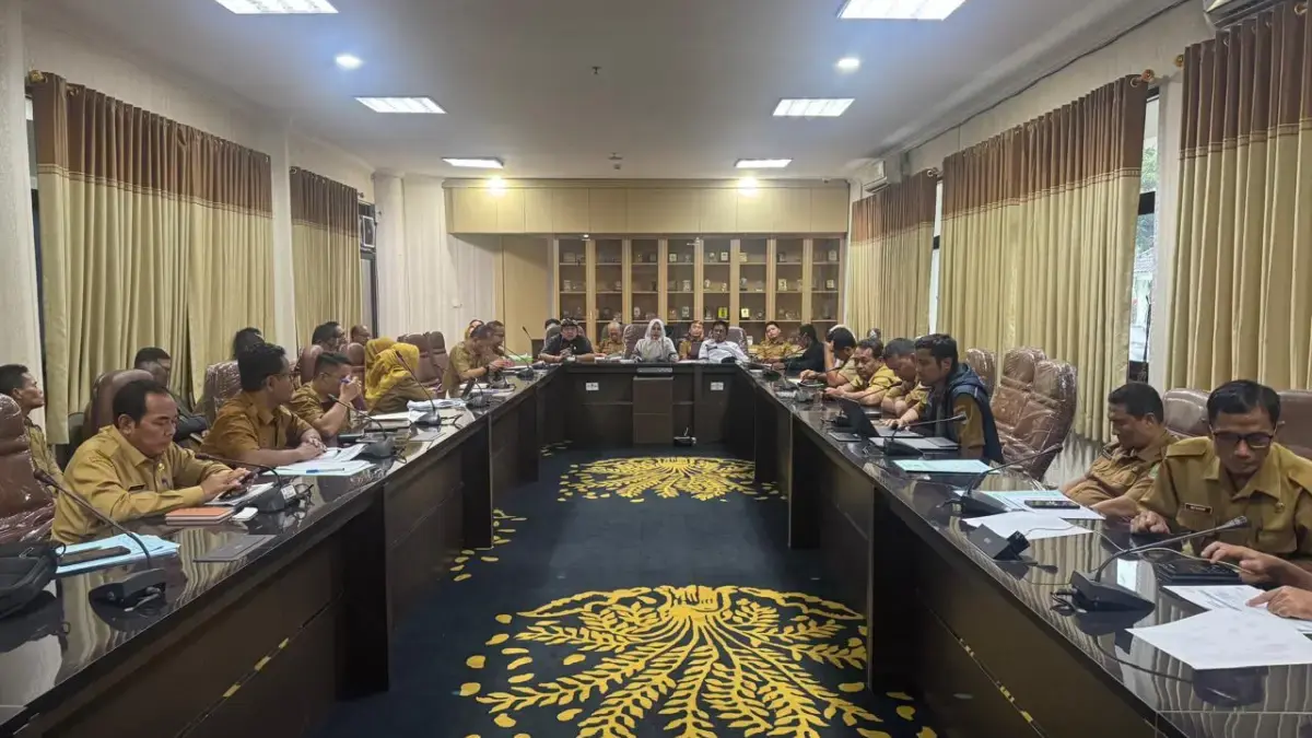 DPRD Karawang Inventarisasi Usulan Retribusi, Raperda PDRD Ditargetkan Final DPRD Karawang Rapat untuk membahas Raperda Pajak Daerah dan Retribusi Daerah (PDRD).