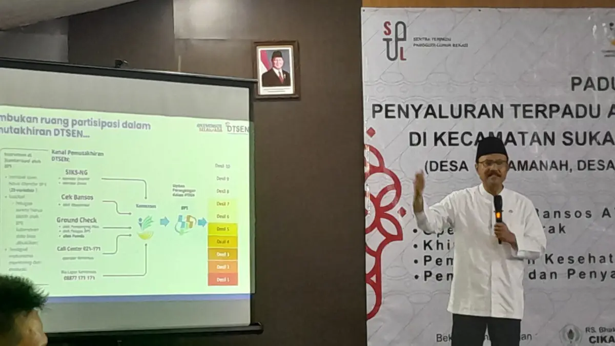 Ini yang Dilakukan Menteri Sosial Saifullah Yusuf Saat Datang ke Cikarang, Ternyata Salurkan Bantuan 700 Juta Menteri Sosial Saifullah Yusuf