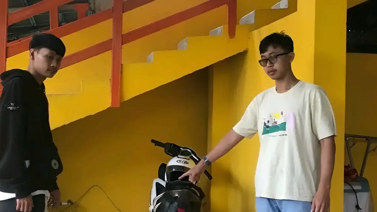 Motor Honda CRF 150L milik mahasiswa hilang dicuri saat terparkir di kos wilayah Cikarang Pusat.