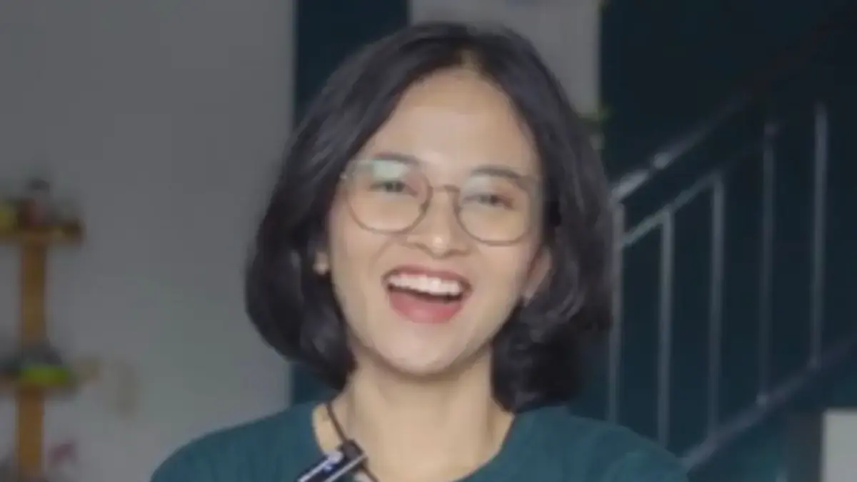 Polemik Alumni LPDP, Dwi Sasetyaningtyas Ternyata Menantu Mantan Pejabat Dwi Sasetyaningtyas merupakan menantu Syukur Iwantoro, mantan pejabat tinggi di Kementerian Pertanian.