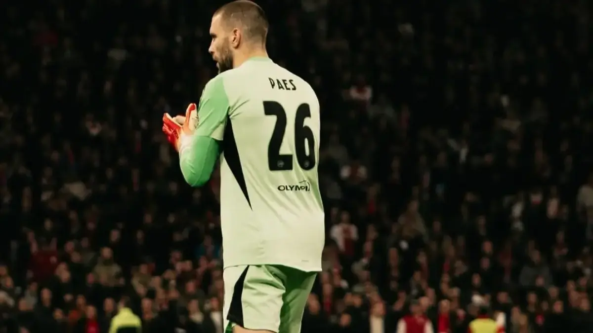 Kiper Ajax Amsterdam dan Timnas Indonesia, Maarten Paes, saat tampil di Johan Cruyff Arena.
