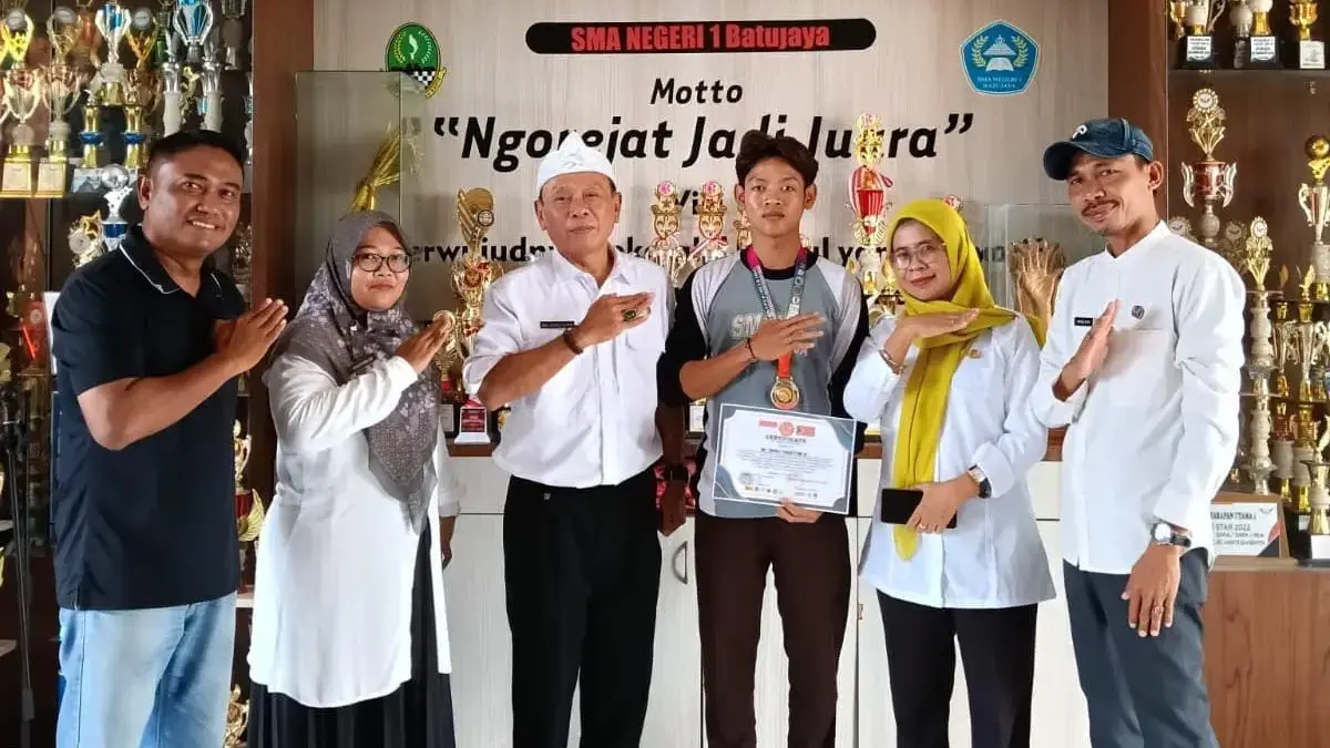 Pelajar SMAN 1 Batujaya Raih Emas di Kejuaraan Internasional.