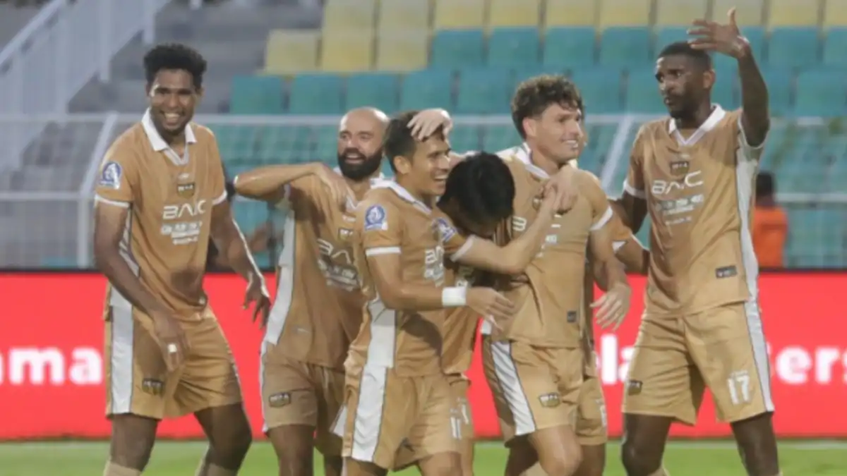 Debut Apik Damion Lowe Warnai Kemenangan Dewa United Dewa United FC