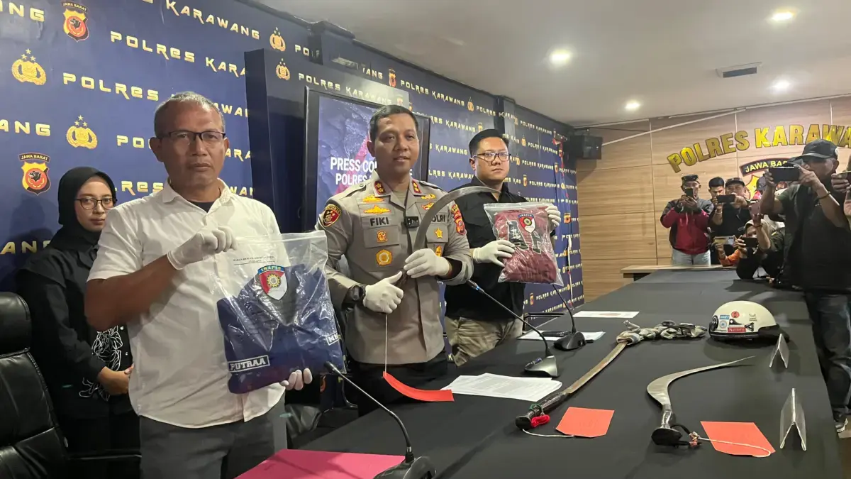 Polres Karawang melakukan konferensi pers terhadap tukang parkir yang menjadi korban pembacokan