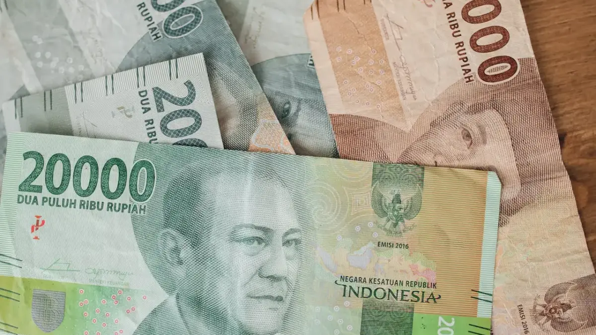 Penyaluran bansos 2026 seperti PKH, BPNT, dan PBI kini mengacu pada desil ekonomi berbasis data nasional.