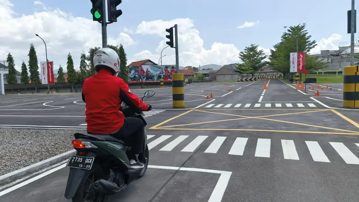 Para Pemudik Motor Wajib Tahu, Satu Detik yang Bisa Menyelamatkan di Persimpangan Motor
