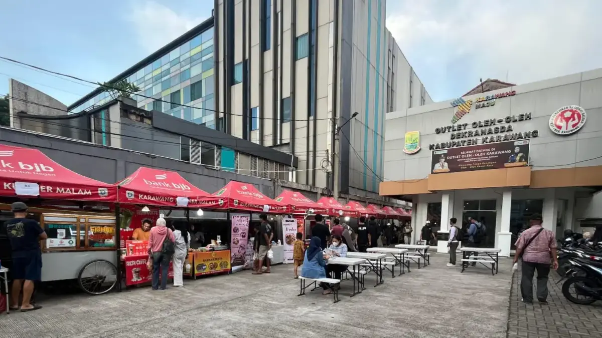 Bazar UMKM Dekranasda pamerkan produk lokal Karawang 5-15 Maret.