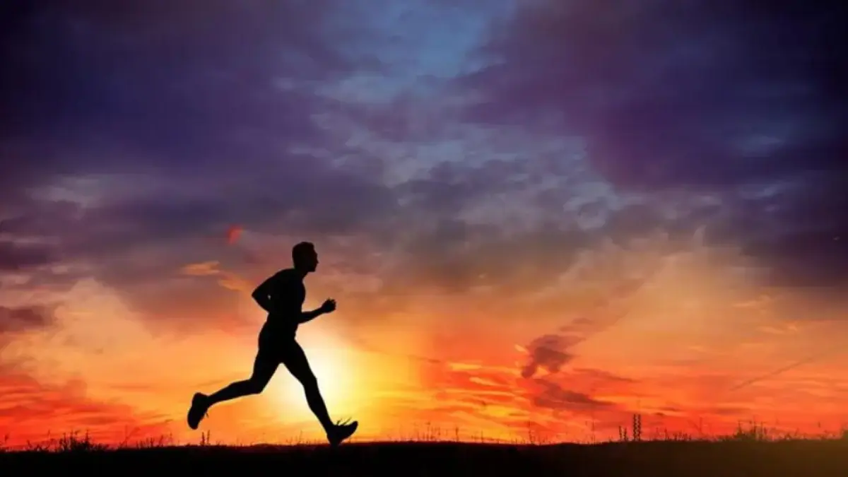 ‎Cara Unik Polisi Bekasi Cegah Tawuran: Ajak Remaja Ikut Night Run Tengah Malam