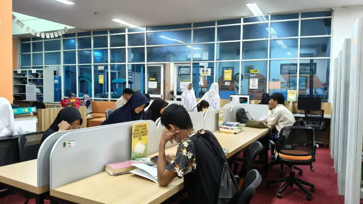 Perpusda Karawang Jadi Tempat Favorit Warga Ngabuburit Selama Ramadan Perpusda Karawang Jadi Tempat Favorit Warga Ngabuburit Selama Ramadan