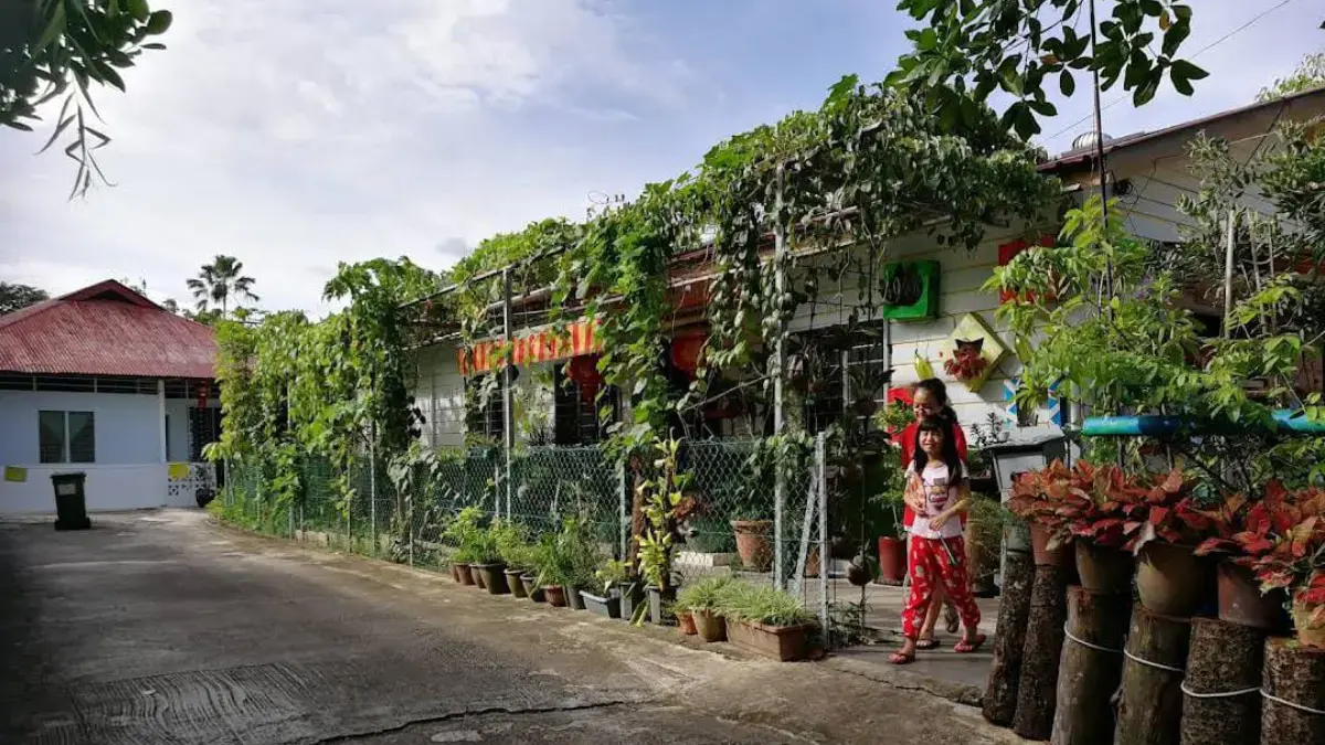 Kampung Lorong Buangkok Singapura