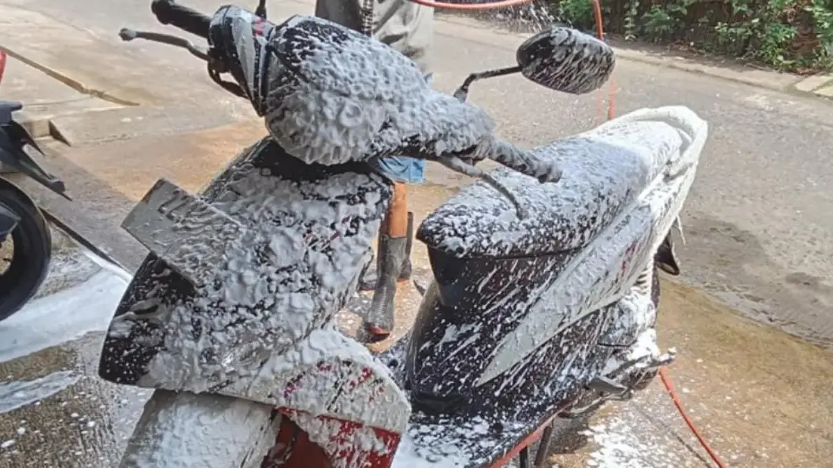 Jangan Asal Servis Jelang Mudik! 5 Kebiasaan Sepele Ini Diam-Diam Bisa Bikin Mesin Motor Cepat Rusak Menggeber Motor Setelah Dicuci Adalah Perbuatan Sia-sia