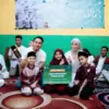 Paguyuban Mojang Jajaka Kabupaten Karawang menggelar kegiatan sosial bertajuk “Moka Berbagi” di Yayasan Rumah