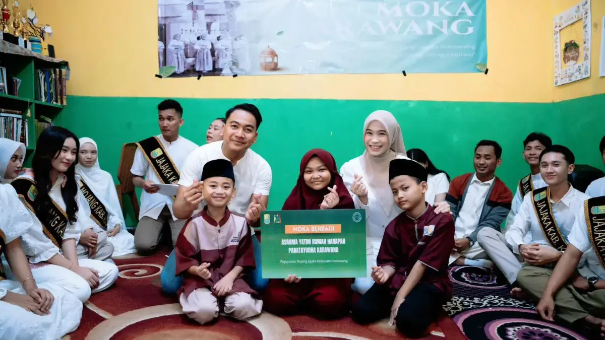 Paguyuban Mojang Jajaka Kabupaten Karawang menggelar kegiatan sosial bertajuk “Moka Berbagi” di Yayasan Rumah