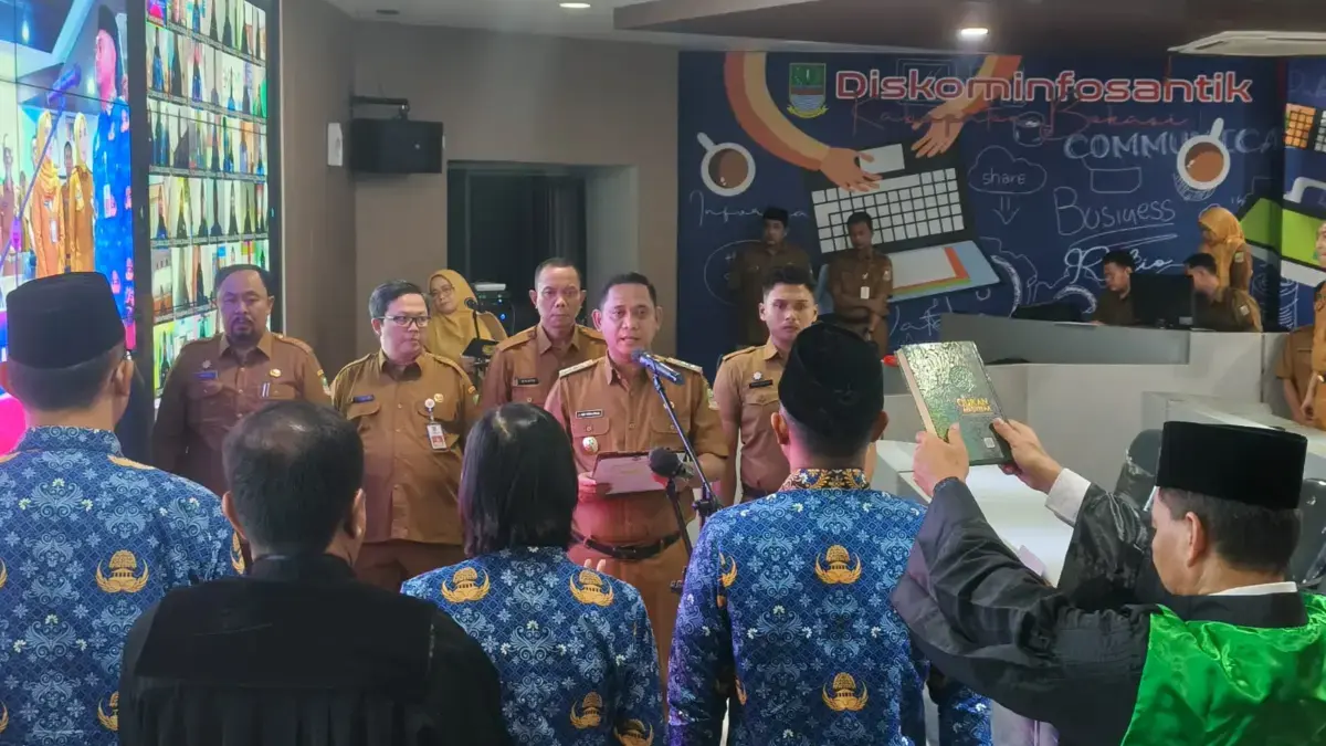 Pemkab Bekasi Lantik 464 Pejabat Fungsional, Ini Pesan Penting Plt Bupati Bekasi Asep Pemerintah Kabupaten Bekasi melanti 464 pejabat fungsional.