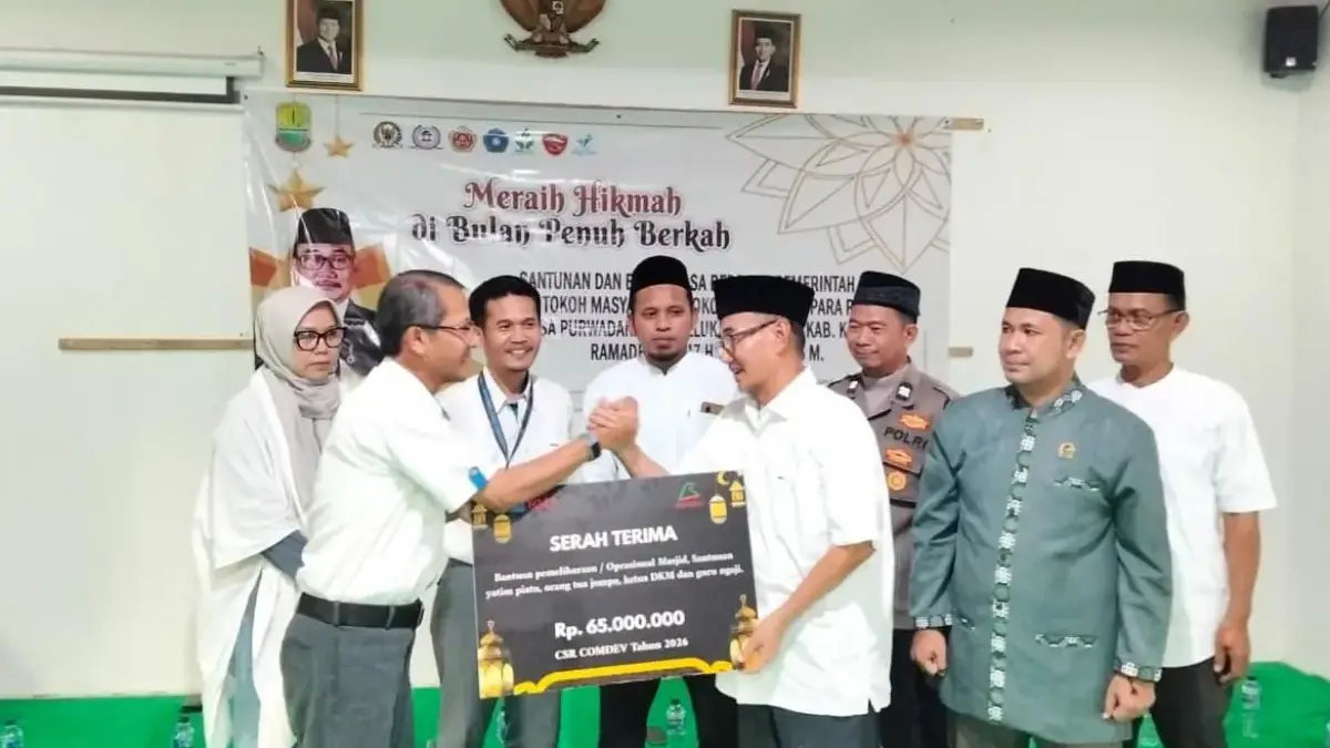 Pemdes Purwadana Santuni Ratusan Yatim dan Jompo Sekaligus Beri Insentif DKM dan Guru Ngaji Pemerintah Desa Purwadana
