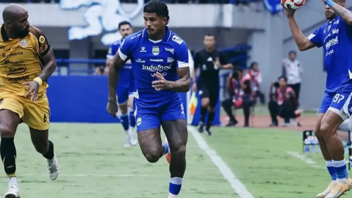 Striker Persib Bandung, Ramon Tanque, kembali menunjukkan ketajamannya jelang laga panas kontra Persebaya Sura