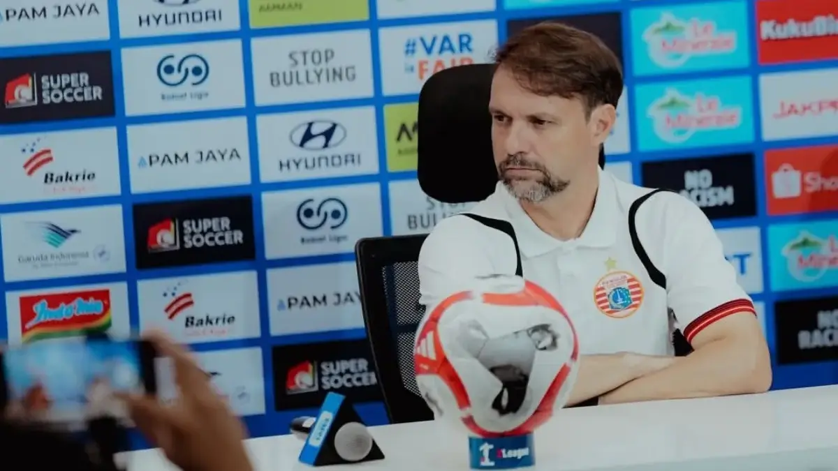 Persaingan papan atas Liga 1 memanas jelang laga Persebaya vs Persib.