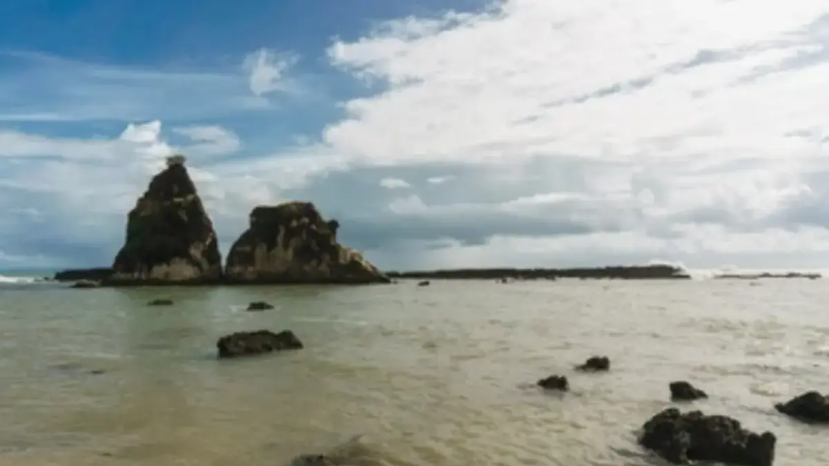 10 Rekomendasi Wisata Pantai di Banten yang Dekat Villa, Cocok Buat Liburan atau Staycation Bersama Keluarga Pantai Sawarna