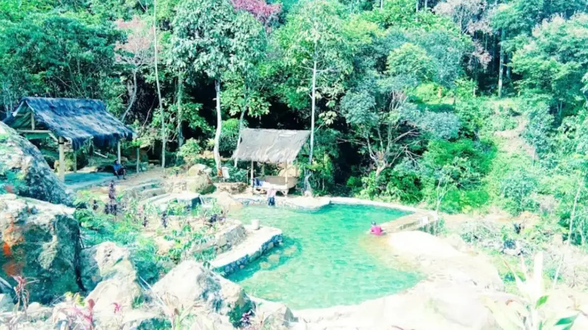 Hidden Gem di Bogor! Kolam Pemandian Batu Gede Ciberem! Tiket Murah dengan Nuansa Alam Asri Kolam Pemandian Batu Gede Ciberem