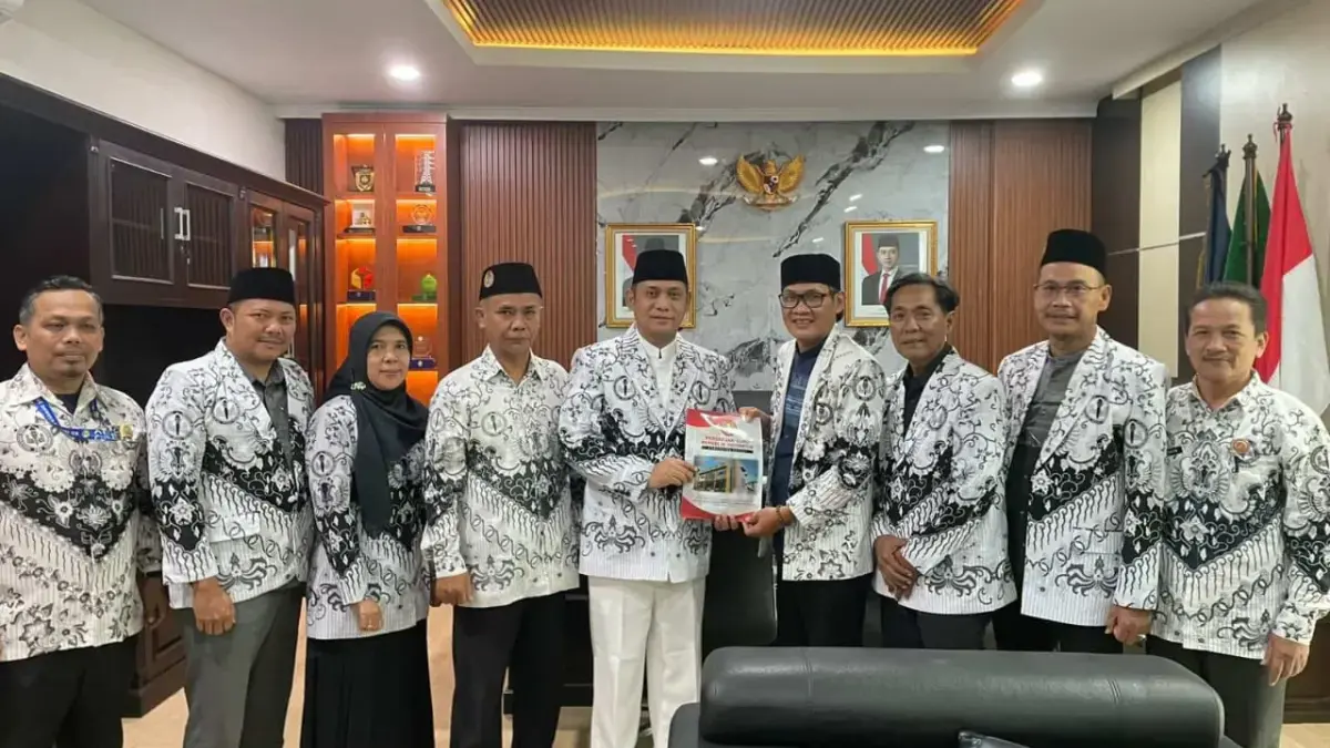Kerap Hadapi Kriminalisasi, DPRD Kabupaten Bekasi Dorong Perda Perlindungan Guru dari Kriminalisasi DPRD Kabupaten Bekasi Dorong Perda Perlindungan Guru dari Kriminalisasi