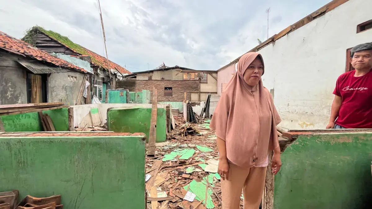 Nasib Pilu Satu Keluarga Dewi di Adiarsa Karawang, Enam Orang Kini Tinggal di Kontrakan Usai Rumah Ambruk Rumah Dewi Ambruk