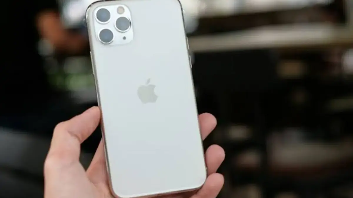 Jangan Sampai Salah! Ini Cara Merawat iPhone Agar Awet Bertahun-Tahun