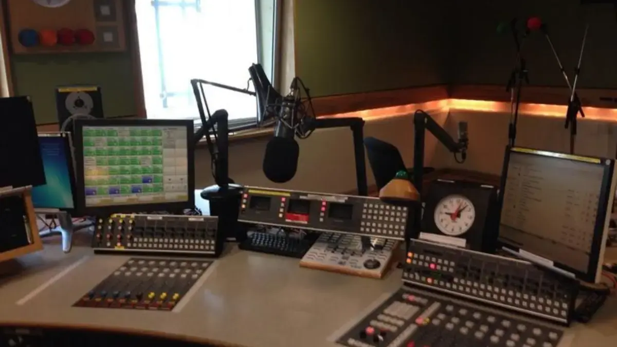 8 App Streaming Radio Indonesia Gratis Terbaik