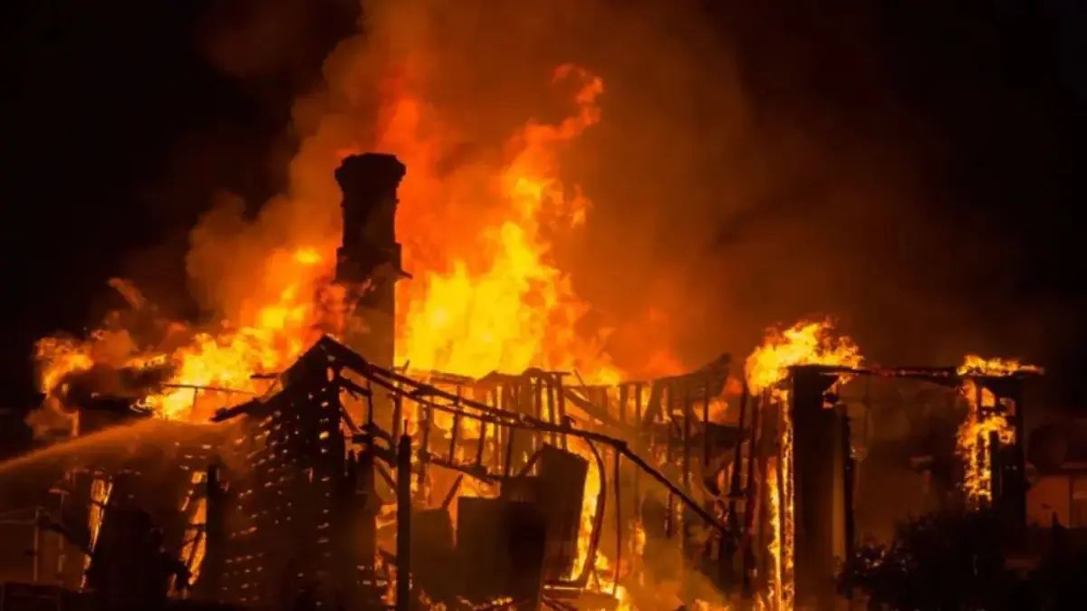 Ilustrasi Rumah Saksi Kunci Suap Ijon Proyek Bekasi Kebakaran