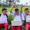 Ilustrasi : Anak Belajar di Sawah