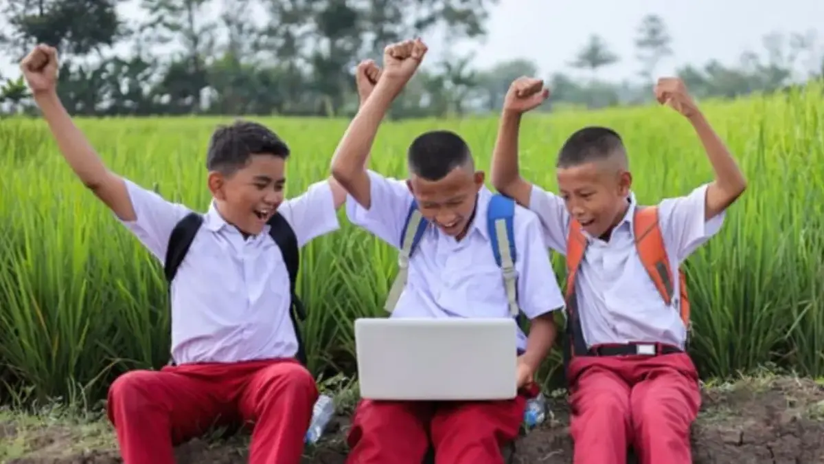 Ilustrasi : Anak Belajar di Sawah