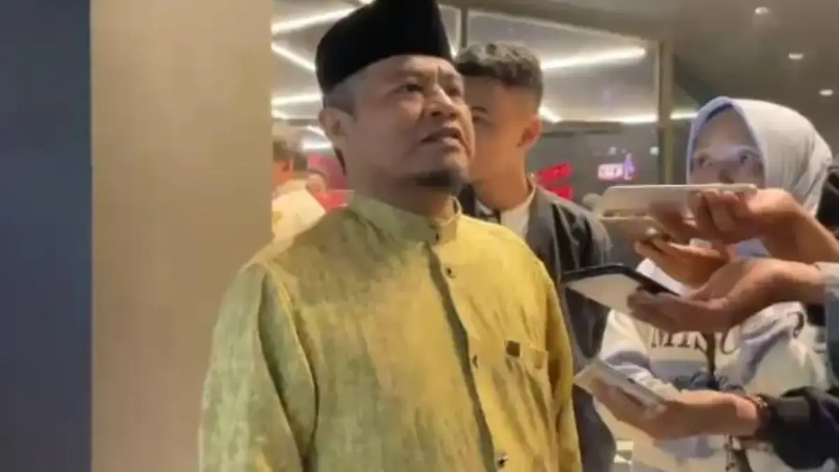 MUI Karawang Tolak Hiburan Malam, Soroti Keberadaan DJ di Theatre Night Mart Wakil Sekretaris MUI Karawang, Ustaz Yayan Sofyan