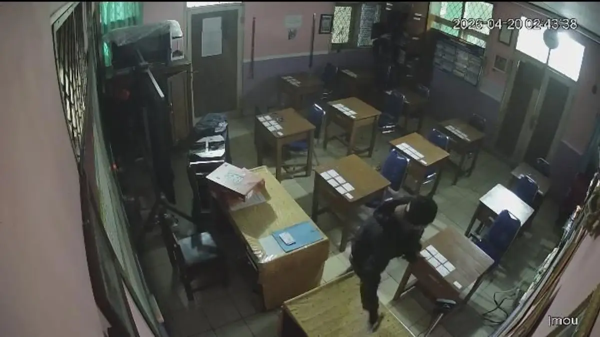 Aksi pencurian terekam kamera cctv