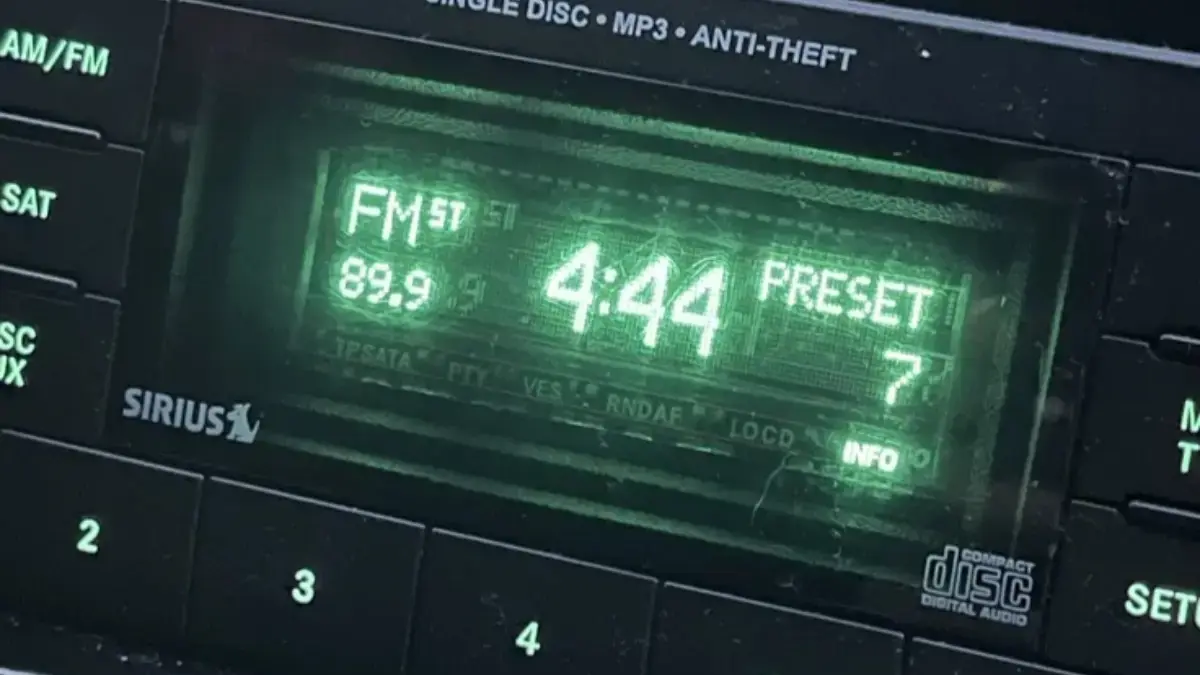 10 Radio Streaming Lokal Karawang Berita Santai