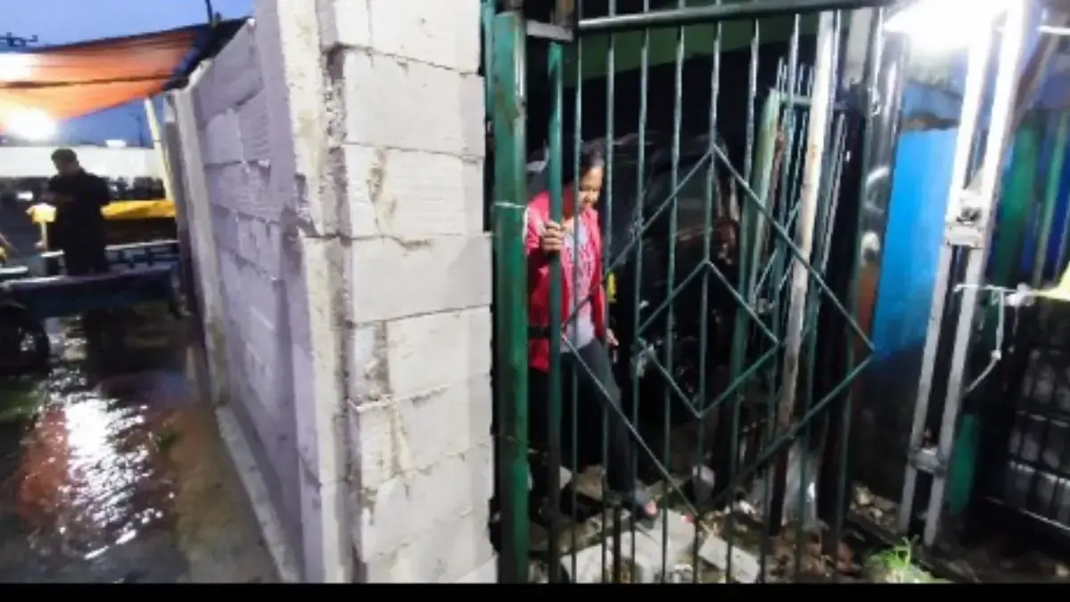 Jalan rumah ditembok