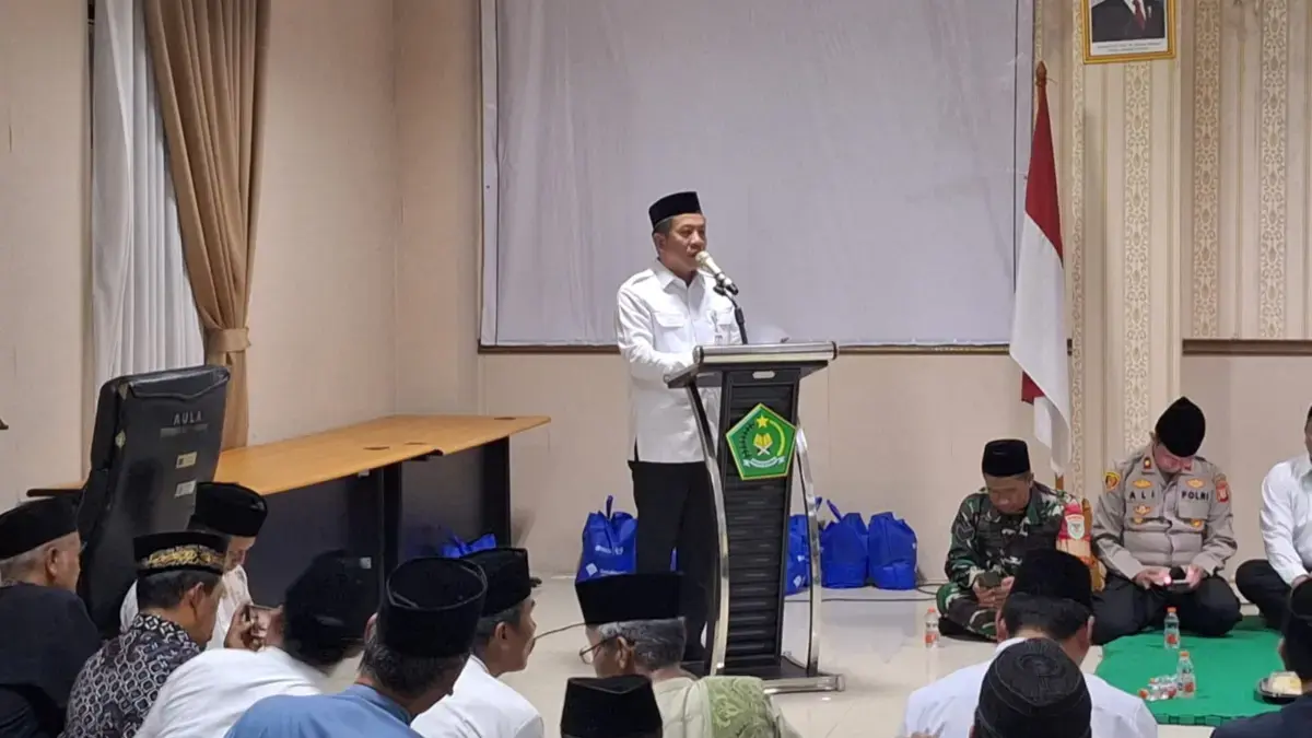 Bupati Karawang Aep Syaepuluh siap dukung fasilitasi urusan wakaf.