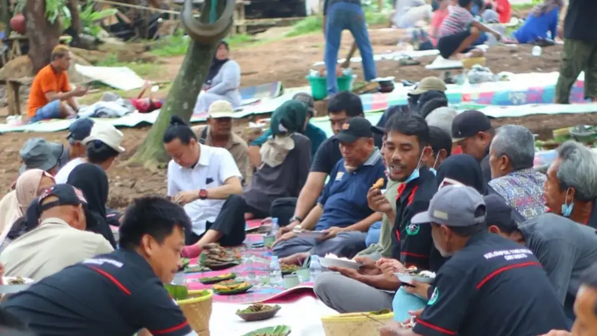 Wisata Kuliner Unik di Saung Lebak Hejo: Makan Enak Sambil Nostalgia di Tengah Hutan