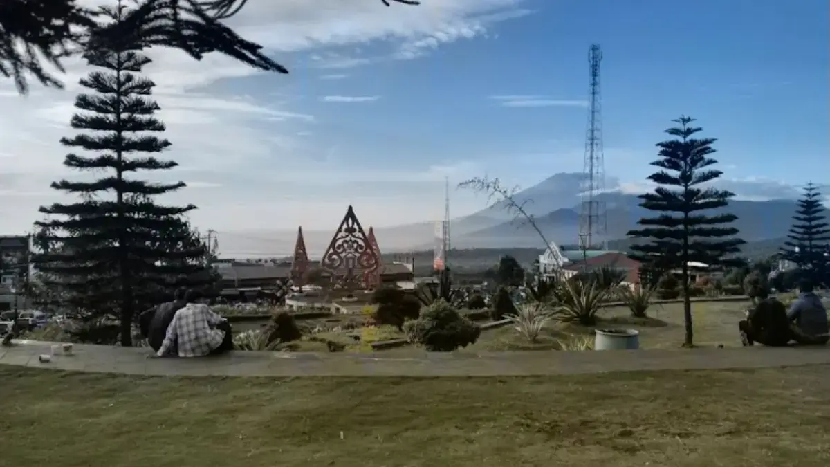 Capek Panas di Karawang? Coba Ke Sini Hanya 6 Jam! Wisata Gratis dengan View Gunung Super Indah Alun-Alun Bandungan