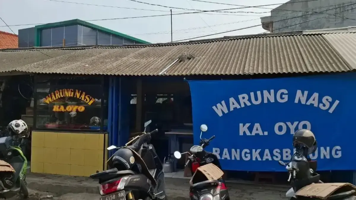 Warung Nasi Kak Oyo yang sudah berdiri sejak era 1980-an.