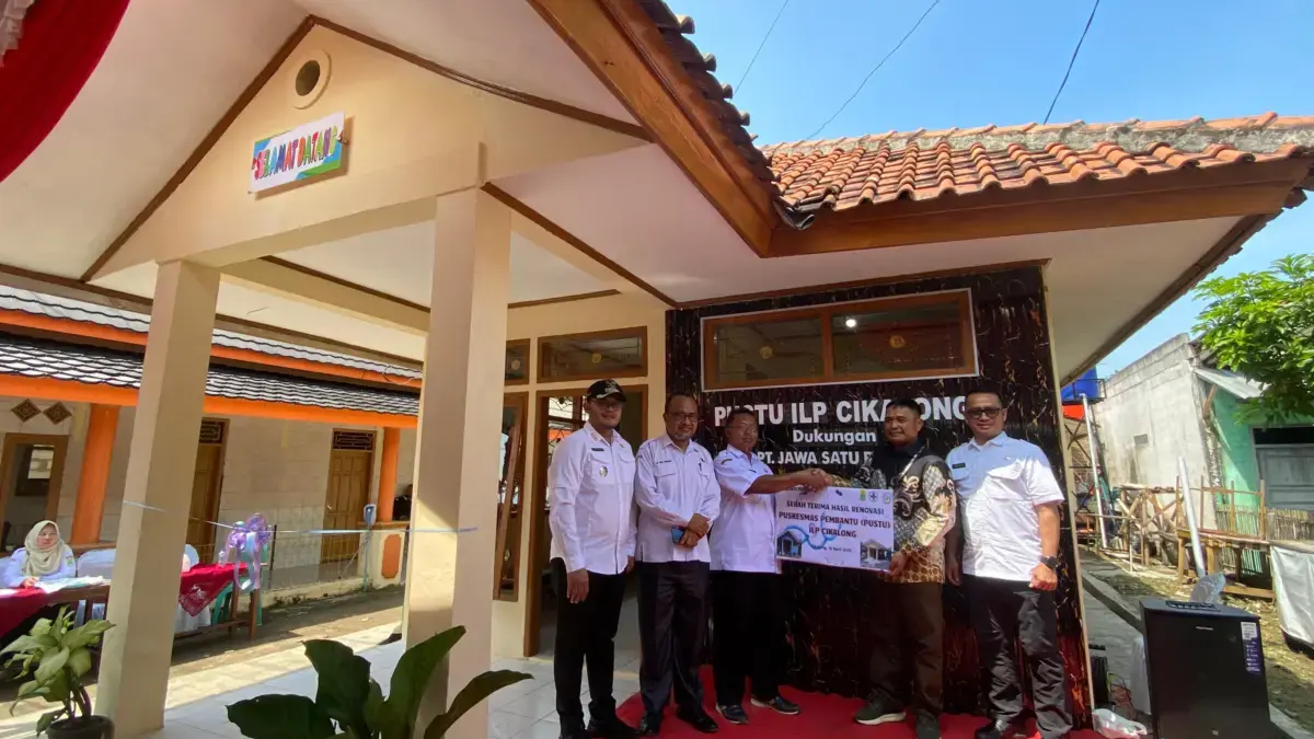 CSR Jawa Satu Power Sulap Pustu Cikalong Jadi Lebih Layak, Layanan Kesehatan Warga Makin Dekat Senyum warga Desa Cikalong, Kecamatan Cilamaya Wetan, mengembang saat bangunan Puskesmas Pembantu